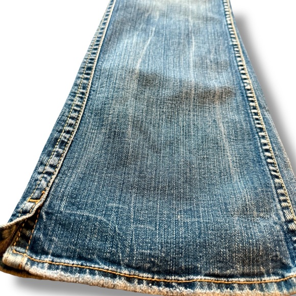 Silver Jeans Co 'Frances' Thick-Stitched Western Distressed Flare Jeans - Picture 8 of 8